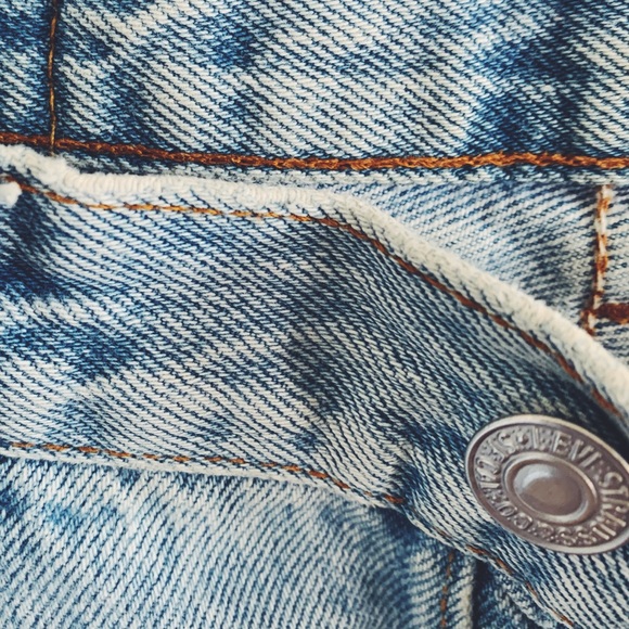 Levi’s Vintage Custom 501 W32 L30 (CROPPED) - Picture 4 of 8